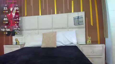 Snapshot of miacours chatting on June 23, 7:01 pm MiaCours online show from June 23, 7:01 pm