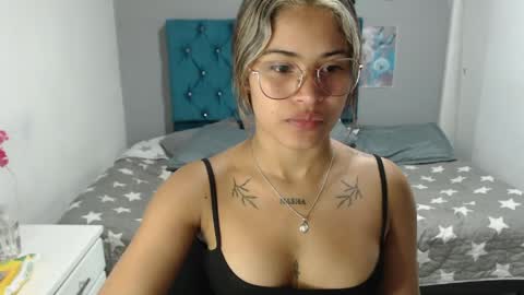 miacumgirl online show from March 30, 12:17 pm