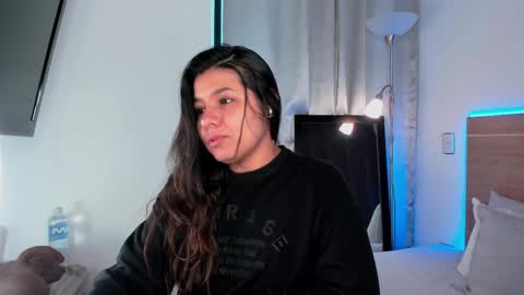 IG Yojanagomez  online show from February 17, 12:27 pm