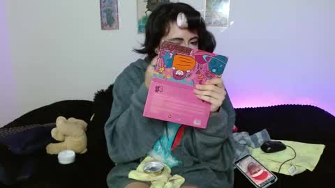 Mia david      online show from April 19, 8:22 pm