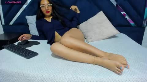 miadivinehyh online show from May 12, 1:41 pm