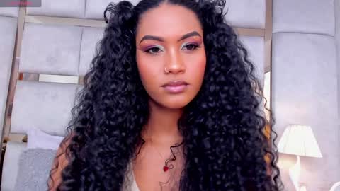 Call me Mia online show from December 6, 8:07 pm