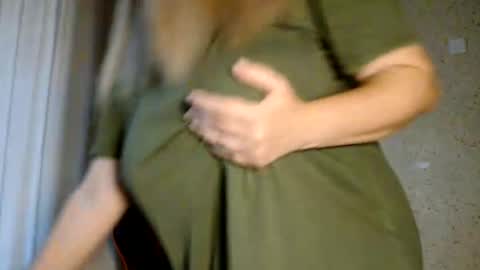 MiaFoxisJa online show from May 22, 2:33 pm