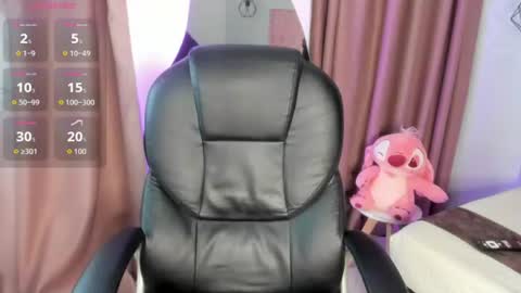 Mia online show from June 19, 4:28 am