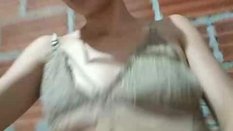 Snapshot of miagallego099 chatting on December 5, 10:01 pm lorena poncedeleon online show from December 5, 10:01 pm