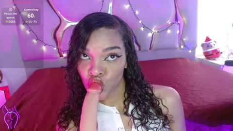 Mia online show from December 19, 7:43 pm