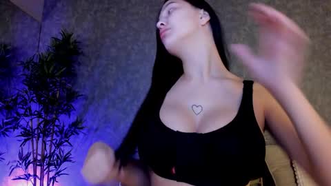 Snapshot of miahartx chatting on February 3, 6:40 am miahartx online show from February 3, 6:40 am