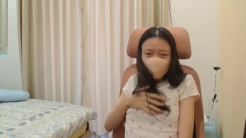 Snapshot of miahchan68 chatting on March 21, 6:40 am miahchan68 online show from March 21, 6:40 am