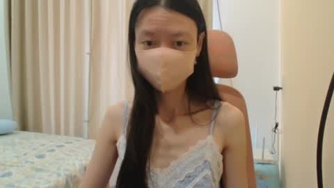 Snapshot of miahchan68 chatting on April 1, 1:39 am miahchan68 online show from April 1, 1:39 am