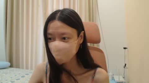 Snapshot of miahchan68 chatting on April 2, 2:42 am miahchan68 online show from April 2, 2:42 am