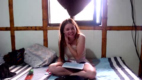 Mia  Sam online show from October 20, 4:40 pm