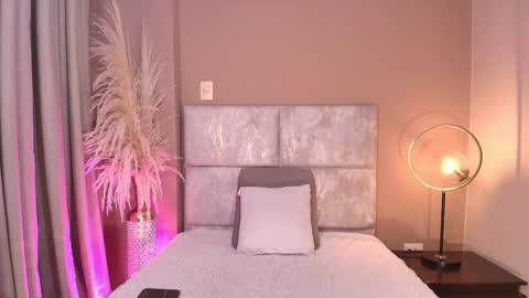 Snapshot of miahertz chatting on January 14, 12:49 am miahertz online show from January 14, 12:49 am