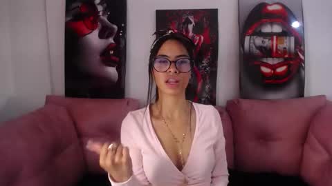 miahotcs online show from May 25, 4:24 pm