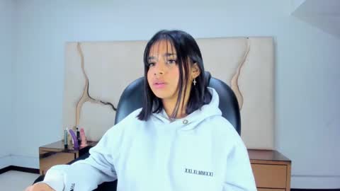 miahsex69 online show from September 24, 3:21 am