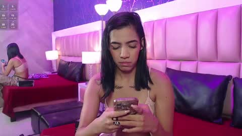 Mia online show from May 11, 11:49 am