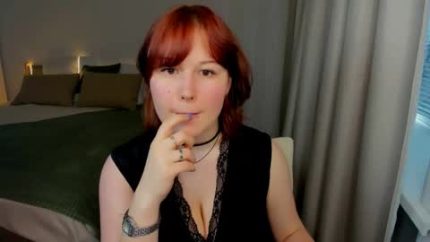 Snapshot of mialacrice chatting on May 29, 11:19 am mialacrice online show from May 29, 11:19 am