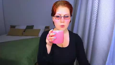 Snapshot of mialacrice chatting on June 9, 7:36 pm mialacrice online show from June 9, 7:36 pm