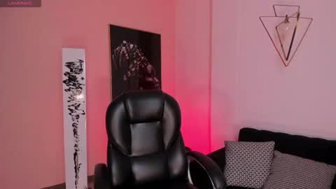 Call me Mia  online show from October 30, 7:47 pm