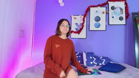 Mia online show from December 22, 10:04 pm