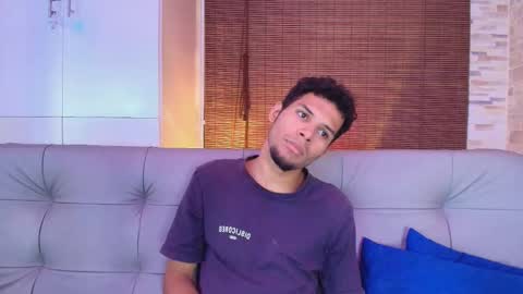 Mia online show from October 20, 7:14 pm