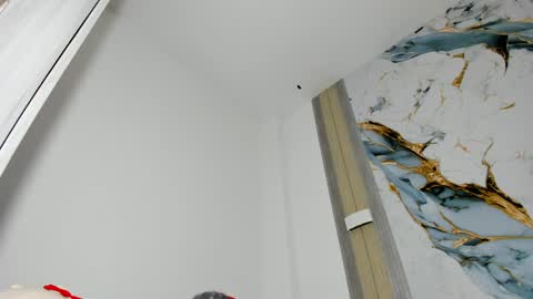 mialuxxi online show from April 22, 7:44 am