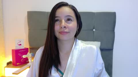Snapshot of miamackleyn_ chatting on January 6, 3:49 pm MIA online show from January 6, 3:49 pm