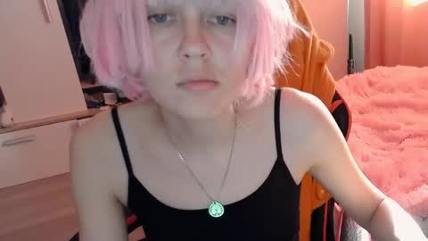 Mia online show from May 5, 2:47 pm
