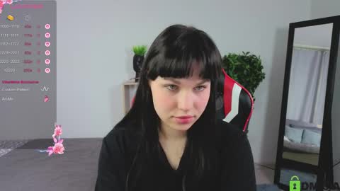 Snapshot of miamercury_ chatting on March 2, 7:37 am Mia online show from March 2, 7:37 am