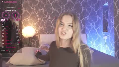 Mia online show from March 15, 3:18 pm