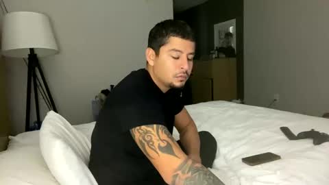 miamiclos1 online show from January 24, 10:00 am