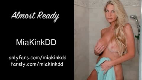 Mia online show from November 14, 3:38 am