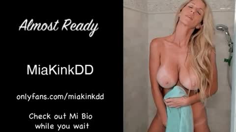 Mia online show from July 17, 2:56 pm
