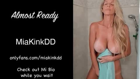 Mia online show from July 19, 5:38 pm