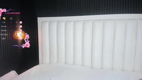 Snapshot of miamistrex chatting on September 24, 4:27 am Mia Mistrex online show from September 24, 4:27 am