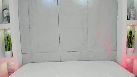 Snapshot of miamistrex chatting on October 19, 4:02 am Mia Mistrex online show from October 19, 4:02 am