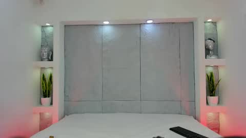 Snapshot of miamistrex chatting on November 25, 4:23 am Mia Mistrex online show from November 25, 4:23 am