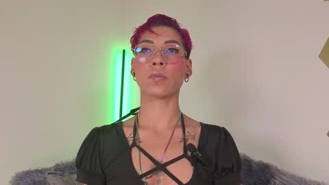 Mia Morgann online show from November 24, 1:22 pm