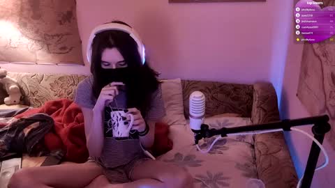 Snapshot of miaowhowl chatting on January 7, 9:14 pm Kristien online show from January 7, 9:14 pm