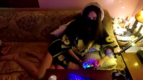 Snapshot of miaowhowl chatting on February 8, 9:57 pm Kristien online show from February 8, 9:57 pm