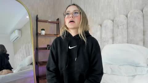 MIA online show from April 21, 1:42 am