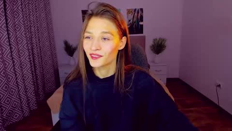 Mia online show from December 22, 6:26 pm