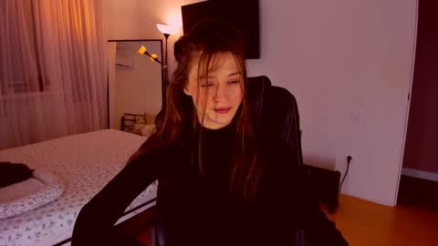 Mia online show from January 16, 7:07 pm