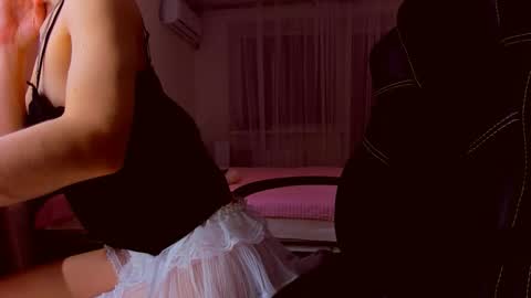 Mia online show from March 4, 7:53 pm