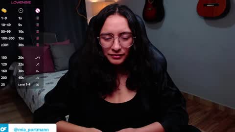 Snapshot of miaportman chatting on December 29, 3:57 pm MIAPORTMANN online show from December 29, 3:57 pm