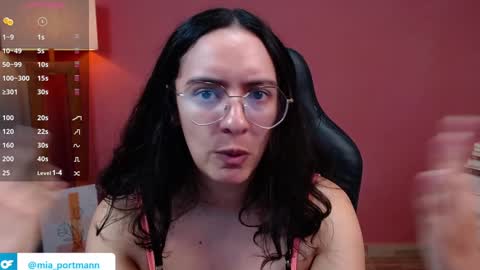 Snapshot of miaportman chatting on January 27, 1:41 pm MIAPORTMANN online show from January 27, 1:41 pm