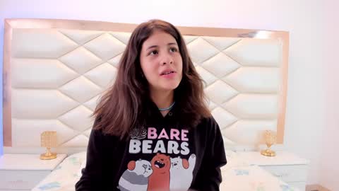 Snapshot of miaqueen021 chatting on January 30, 6:21 pm Sweetie Mia online show from January 30, 6:21 pm