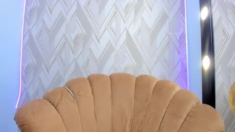 Mia Quevedo online show from February 14, 9:10 pm