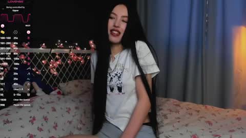 Snapshot of miarielle chatting on June 6, 4:44 pm Liz online show from June 6, 4:44 pm