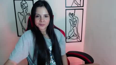 miarobinn_ online show from July 26, 12:12 pm