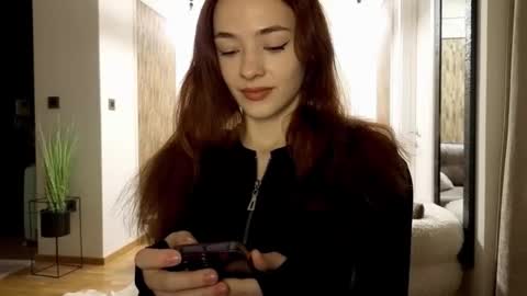 Mia online show from December 16, 2:49 am